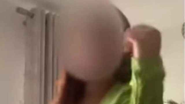 Θεσσαλονίκη: Προκαλεί με βίντεο στο TikTok η 15χρονη που συνελήφθη για τον ξυλοδαρμό 14χρονου