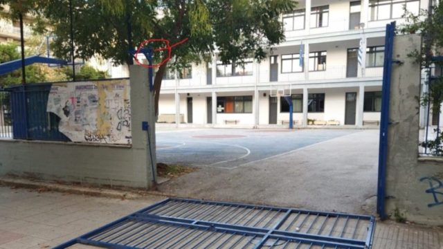 Βόλος: Κατέρρευσε η καγκελόπορτα σε σχολείο της πόλης – Χτύπησε εκπαιδευτικός στο κεφάλι