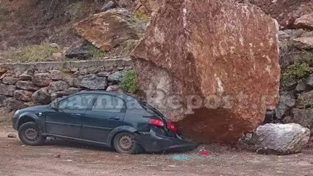 Σοκ στη Λαμία: Βράχος καταπλάκωσε αυτοκίνητο έξω από μοναστήρι της Παναγίας ανήμερα της γιορτής της