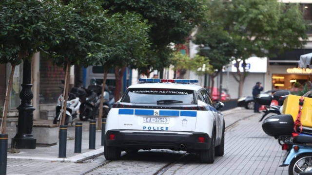 Άγιος Παντελεήμονας: Έπιασαν Σύρο με μαχαίρι και κοράνι σε εκκλησία – Άρχισε να φωνάζει «Allahu Akbar»