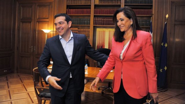 Κατ’ ιδίαν συνάντηση Αλέξη Τσίπρα με Ντόρα Μπακογιάννη – Ποιος ο λόγος που βρέθηκαν στο γραφείο της στη Βουλή