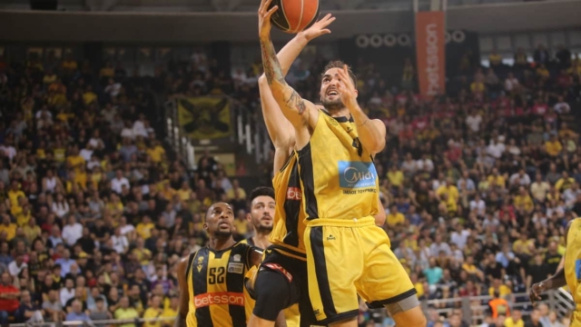 Basket League: «Κατάπιε» και… βύθισε την ΑΕΚ ο Άρης με μεγάλο πρωταγωνιστή τον Τολιόπουλο (video)