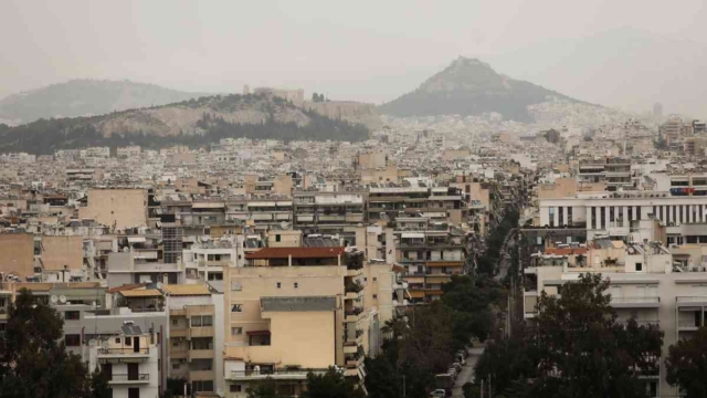 Καιρός σήμερα 24/10: Συννεφιά, ζέστη και αφρικανική σκόνη – Η πρόγνωση της ΕΜΥ