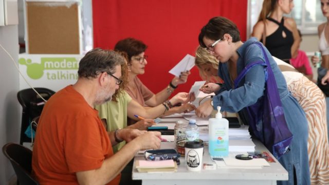 Οι αυτοδιοικητικές εκλογές δεν είναι… γένους θηλυκού: Πόσες γυναίκες διεκδικούν τη δημαρχία και πόσοι υποψήφιοι «φλερτάρουν» με τα 100!