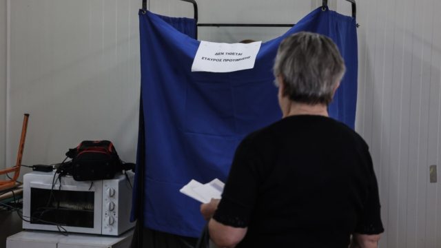 Όλα έτοιμα για τις αυτοδιοικητικές εκλογές: Πόσους σταυρούς βάζουμε, πού και πώς ψηφίζουμε – Όσα πρέπει να γνωρίζουμε (video)