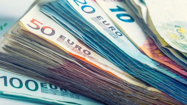 Έκτακτο επίδομα 3.000 ευρώ πριν τα Χριστούγεννα! Τεράστια ανάσα