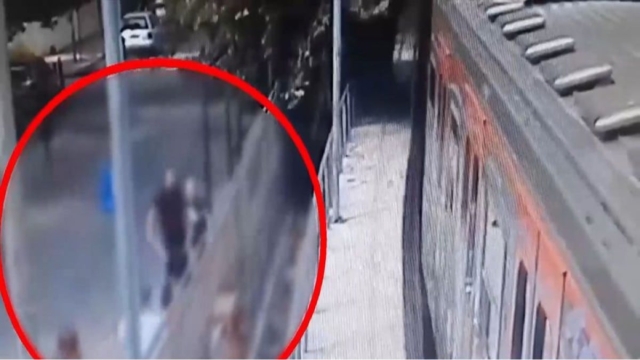 Σοκάρει το βίντεο ντοκουμέντο από την επίθεση σε ανήλικους στον σταθμό της Κηφισιάς – Συνελήφθη ο αρχηγός της σπείρας