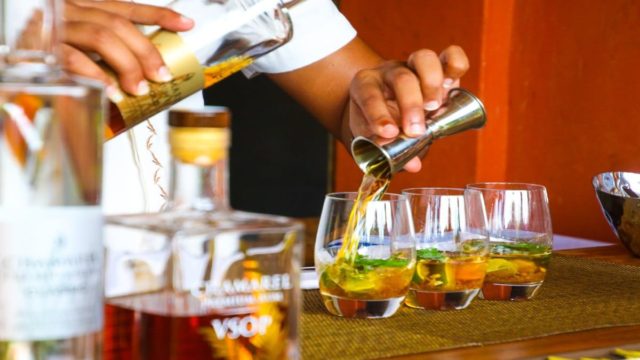 4 + 1 μαγαζιά στο κέντρο της Αθήνας για cocktails