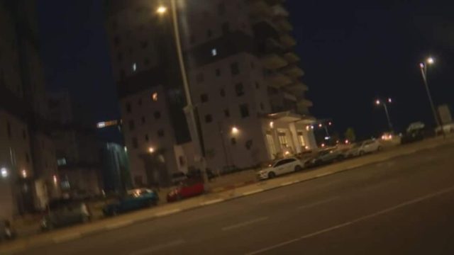 Απόκρουση δύο ρουκετών μπροστά στην κάμερα της ΕΡΤ κατά τη διάρκεια ζωντανής σύνδεσης με το Ισραήλ – Η σοκαριστική στιγμή