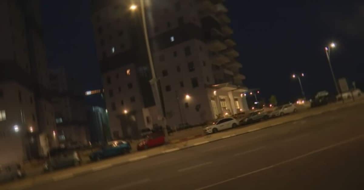 Απόκρουση δύο ρουκετών μπροστά στην κάμερα της ΕΡΤ κατά τη διάρκεια ζωντανής σύνδεσης με το Ισραήλ – Η σοκαριστική στιγμή