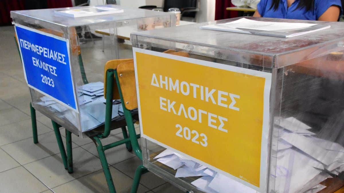 Αττική: Σαρωτική νίκη για 10 δημάρχους – Ποιοί φαίνεται να επανακλέγονται από την πρώτη Κυριακή;