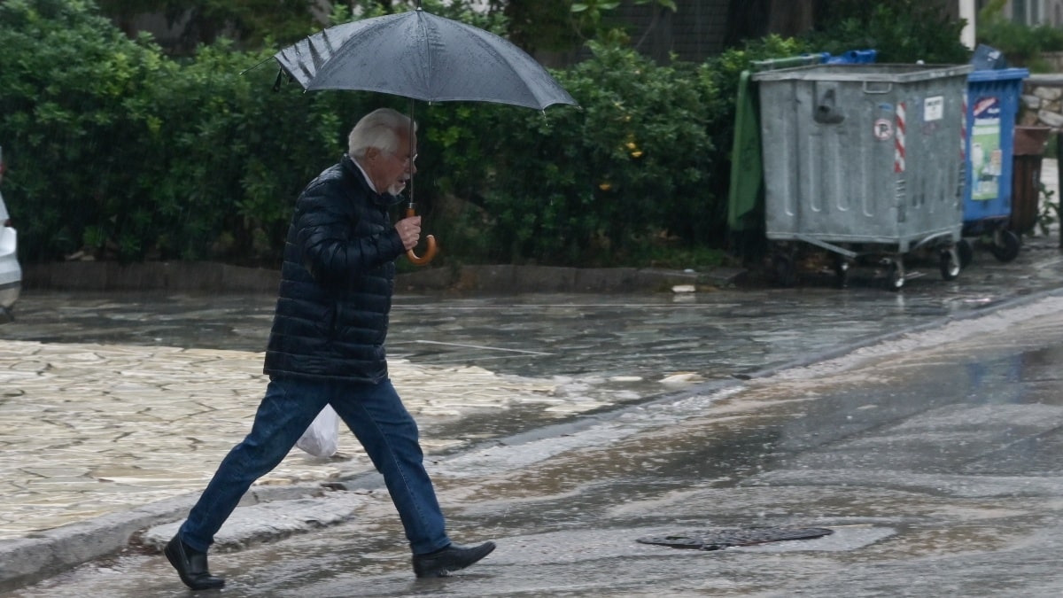 Έκτακτο δελτίο επιδείνωσης του καιρού από την ΕΜΥ – Οι περιοχές που θα δουν βροχές και καταιγίδες