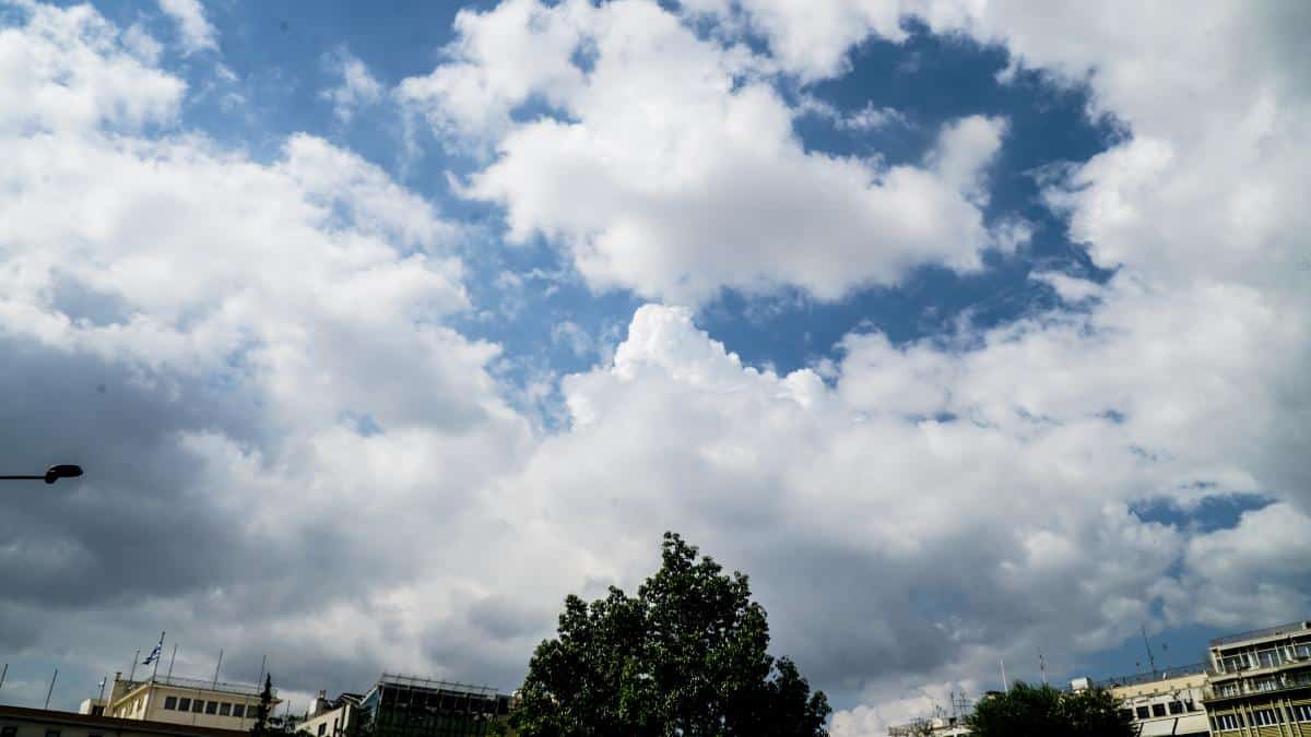 Καιρός σήμερα 10/10: Ο υδράργυρος φτάνει 30άρι – Πού και πότε θα βρέξει