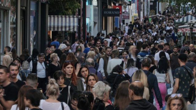 «Μικραίνει» η Ελλάδα: Μειώθηκαν κατά 10,3% οι γεννήσεις το 2022 – Αυξήθηκαν γάμοι και σύμφωνα συμβίωσης