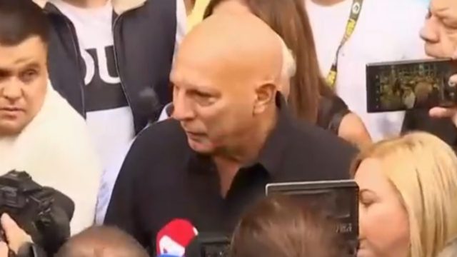 Συντετριμμένος ο Νίκος Γκάλης: Κατέρρευσε στην κηδεία του Γιάννη Ιωαννίδη – Τα σπαρακτικά του λόγια