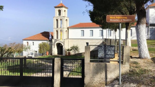 Μονή Ροβέλιστας: Το άγνωστο μοναστήρι της Άρτας με την εικόνα της Παναγιάς της Βρεφοκρατούσας