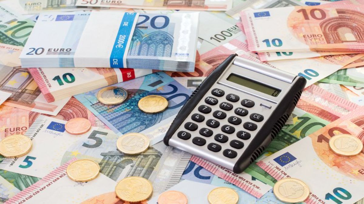 Φορολογικό νομοσχέδιο: Βάση τα 10.920 ευρώ για τους ελεύθερους επαγγελματίες – Στόχος η φοροδιαφυγή