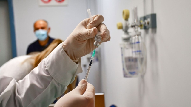 Κορωνοϊός: Ξεπέρασαν τις 55.000 οι εμβολιασμοί και τα ραντεβού – Τι αλλάζει στο αντιγριπικό