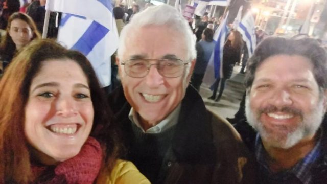 Εφιαλτικές στιγμές για πατέρα στο Ισραήλ: «Μιλούσα με την κόρη μου στο τηλέφωνο την ώρα που τη σκότωσε η Χαμάς» (photos)