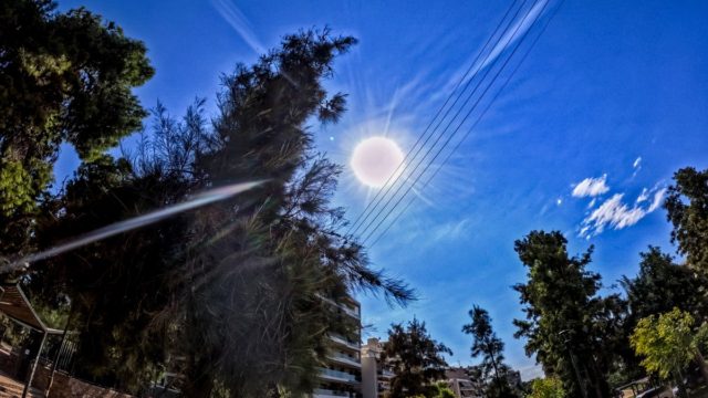 Καιρός σήμερα 13/10: Ηλιόλουστη Παρασκευή έως και 28 βαθμούς – Με καλές θερμοκρασίες στην κάλπη (video)