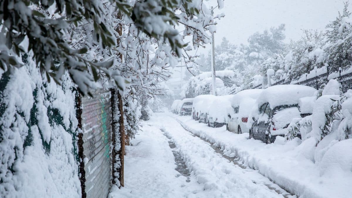 Τα Μερομήνια μίλησαν: Πυκνό χιόνι πολύ πριν τα Χριστούγεννα – Στα λευκά μέχρι και παράλιες περιοχές!