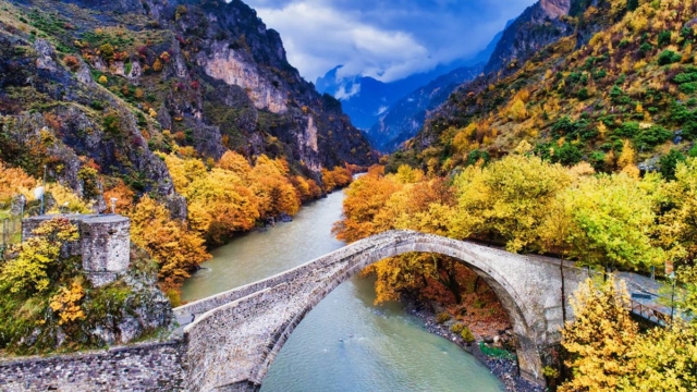 Η Φωτογραφία της Ημέρας: Φθινοπωρινό πρωινό στην πανέμορφη Κόνιτσα