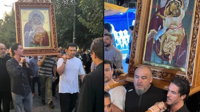 Ποτέ δεν έκρυψε την πίστη του στο Θεό:  Ο Νίκος Οικονομόπουλος μετέφερε την εικόνα της Παναγίας στη λιτανεία της στον Βύρωνα