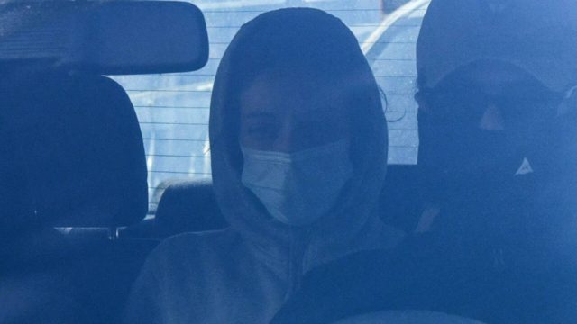 Βιασμός 12χρονης στον Κολωνό: Στο εδώλιο η μητέρα της ανήλικης – Έστελνε γυμνές φωτογραφίες της κόρης της στους πελάτες
