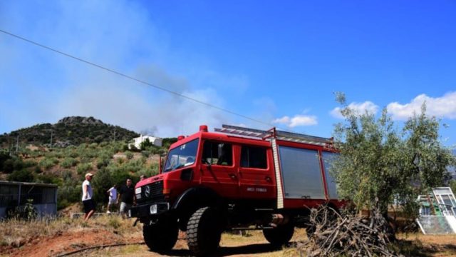 Φωτιά τώρα στη Νάξο – Επιχειρούν και εναέριες δυνάμεις