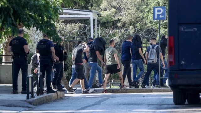 Ανατροπή «βόμβα» στη δολοφονία του Μιχάλη Κατσουρή: «Δε βρέθηκαν δαχτυλικά αποτυπώματα και DNA των Κροατών στα μαχαίρια» (video)