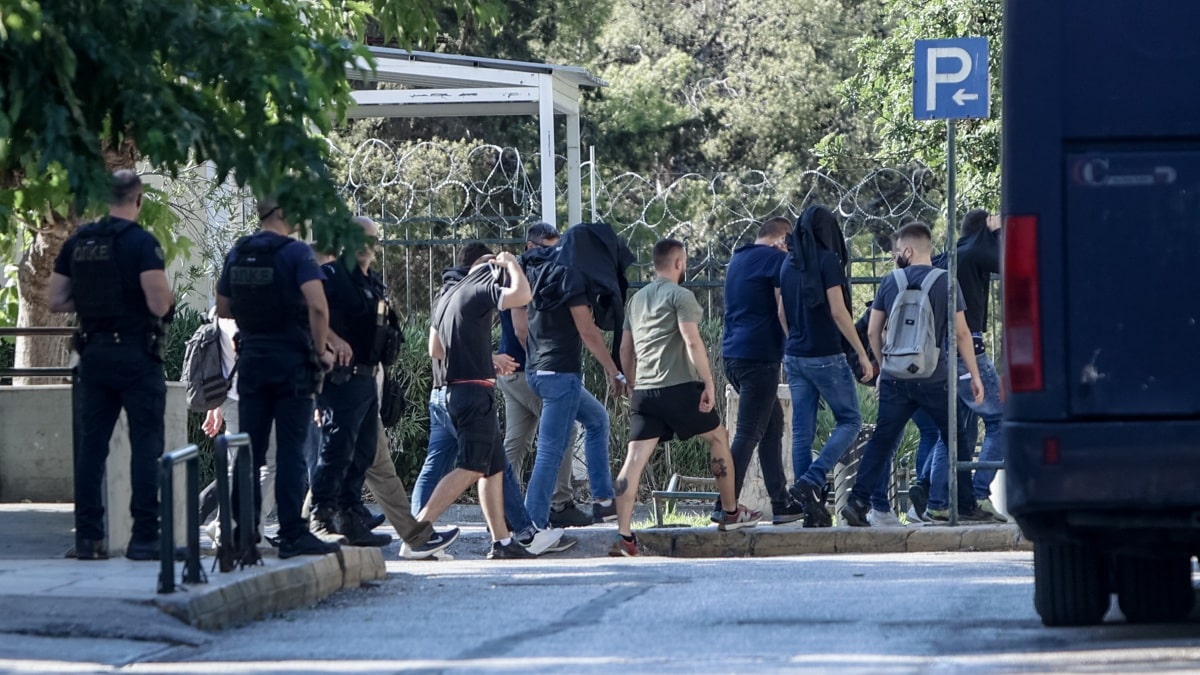 Ανατροπή «βόμβα» στη δολοφονία του Μιχάλη Κατσουρή: «Δε βρέθηκαν δαχτυλικά αποτυπώματα και DNA των Κροατών στα μαχαίρια» (video)