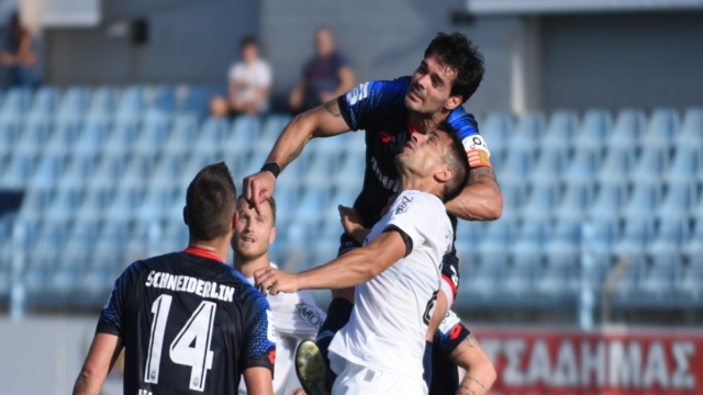 Super league: Η Κηφισιά άντεξε με 10 παίκτες και αμύνθηκε απέναντι στον ΟΦΗ με «ήρωα» τον Αναγνωστόπουλο
