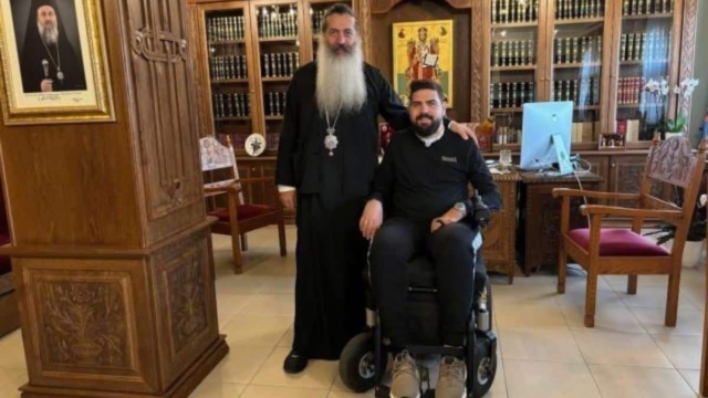 Όλοι μαζί μπορούμε να βοηθήσουμε: Ο 29χρονος Πάνος έχει ανάγκη από καινούργιο αναπηρικό αμαξίδιο