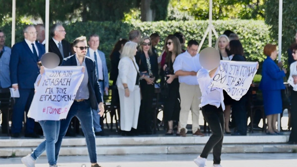 Χαμός στην παρέλαση της Αθήνας με δύο προσαγωγές λόγω διαμαρτυρίας κατά του πολέμου