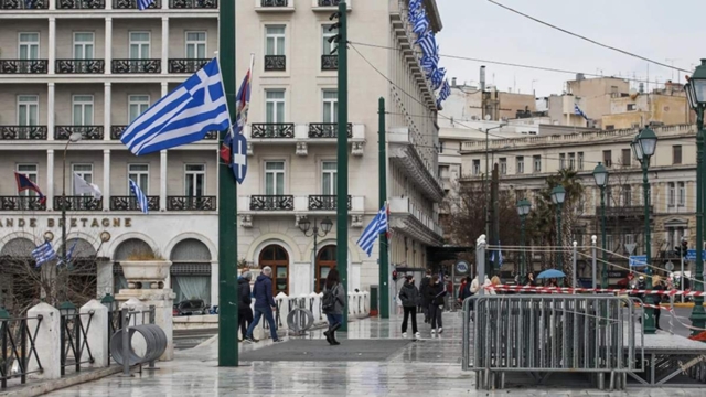 Παρέλαση 28ης Οκτωβρίου: Κυκλοφοριακές ρυθμίσεις σε Αθήνα και Πειραιά – Πώς θα κινηθούν τα ΜΜΜ