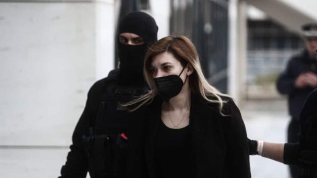 Η Ρούλα Πισπιρίγκου με το αποφυλακιστήριο στα χέρια: Τέλoς η προσωρινή της κράτηση για το θάνατo της Τζωρτζίνας!
