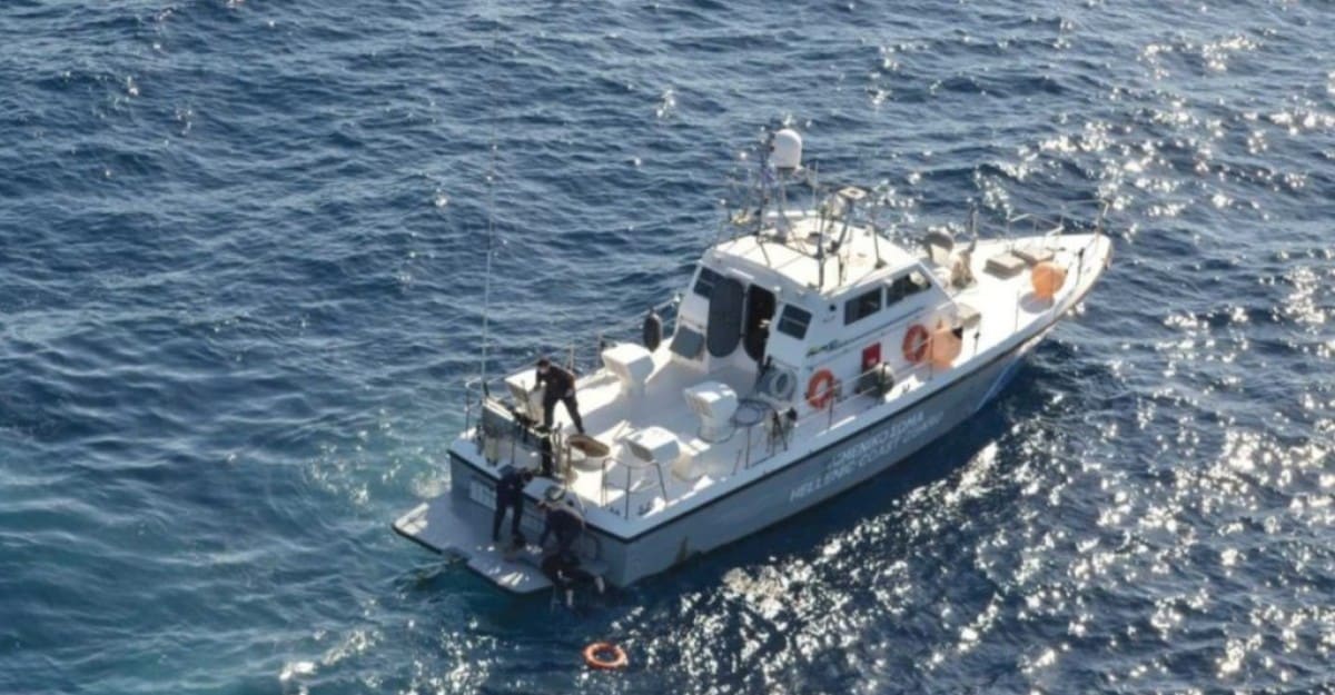 Σύμη: Νεκροί τρεις μετανάστες μετά από βύθιση λέμβου – Επέβαιναν 11 άτομα