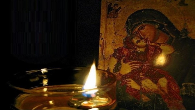 Μην το θεωρείς ασήμαντο, μην λησμονείς, να το ανάβεις το καντηλάκι στο σπιτικό σου