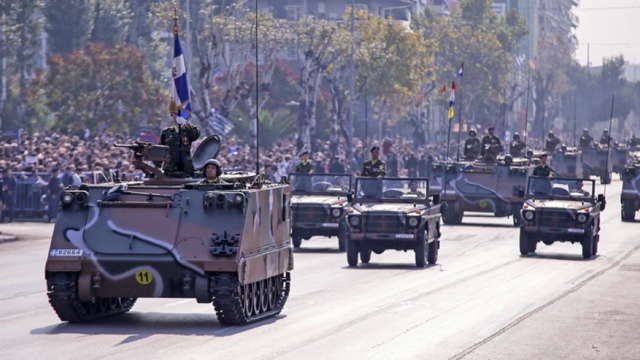 Δείτε live την στρατιωτική παρέλαση στη Θεσσαλονίκη για την επέτειο της 28ης Οκτωβρίου (Video)
