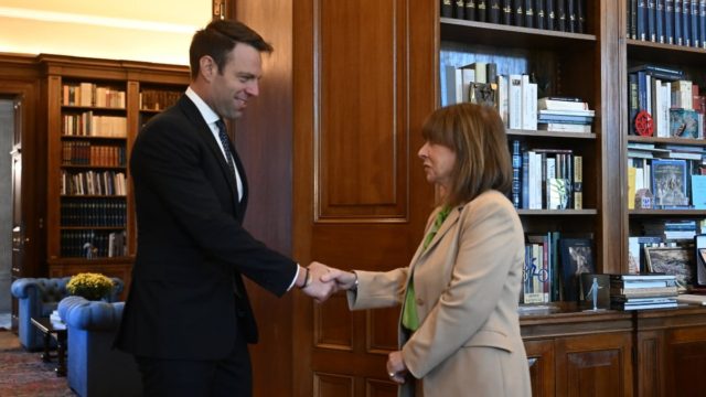 Κασσελάκης σε Σακελλαροπούλου: «Πολλοί συνάνθρωποί μας έχουν ανάγκη από άμεση αρωγή – Θα κάνουμε ό,τι μπορούμε ως αξιωματική αντιπολίτευση» (video-photos)
