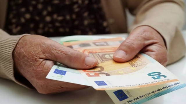 Τα πάνω-κάτω στην Οικονομία: «Έσκασαν» αλλαγές σε συντάξεις και επιδόματα