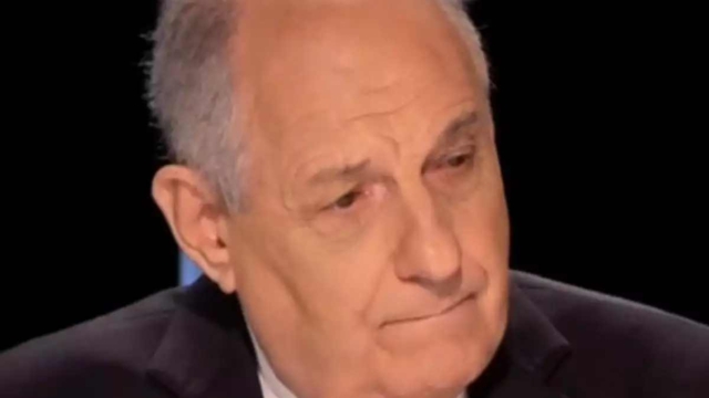Κατέρρευσε ο Τέρενς Κουίκ για το γιο του:  «Τον έχω αδικήσει, ελπίζω μία ημέρα να μου το συγχωρέσει»