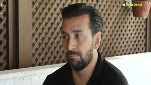 Θάνος Πετρέλης: «Λόγω της δουλειάς μου, δεν είμαι ο αρμόδιος να κάνω εγώ τις δουλείες του σπιτιού» (video)