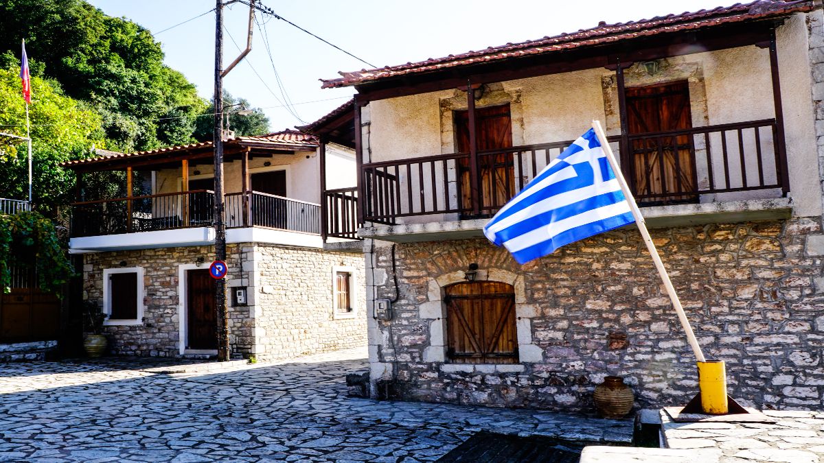 «Αδειάζει» η Αθήνα για την 28η Οκτωβρίου: Η περιοχή με 95% πληρότητα και οι top προορισμοί για τους Έλληνες!
