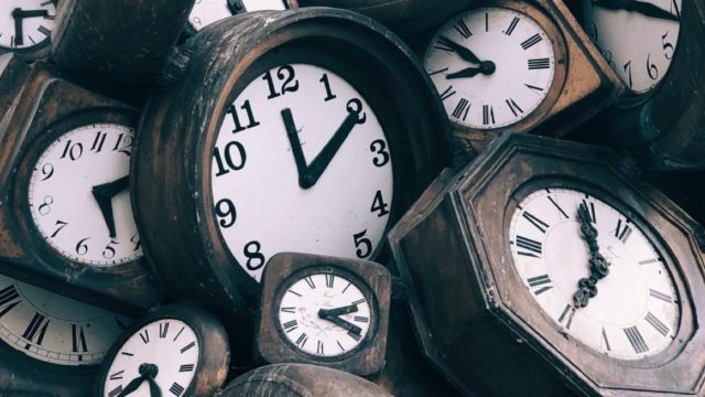 Αλλαγή ώρας 2023: Πότε γυρίζουμε πίσω τα ρολόγια μας!