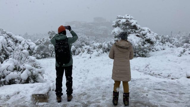 Πυκνό χιόνι τα Χριστούγεννα και στην Αθήνα; Τα Μερομήνια ξεκαθαρίζουν