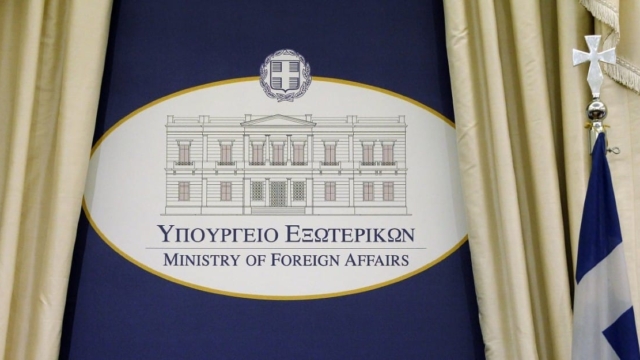 Το ελληνικό Υπουργείο Εξωτερικών συστήνει την αποφυγή ταξιδιών σε Ισραήλ, Παλαιστινιακά Εδάφη και Λίβανο.