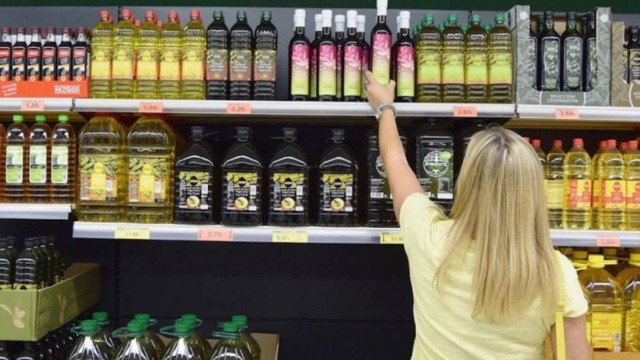 ΣΟΚ- Έκλεψαν 50 μπουκάλια ελαιόλαδο από παντοπωλείο στη Βοιωτία