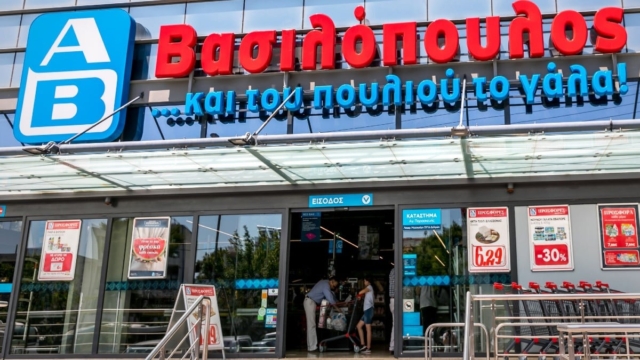 Χαρμόσυνα νέα από τον ΑΒ Βασιλόπουλο – Φέρνει στα ράφια ρούχα κορυφαίας εταιρείας