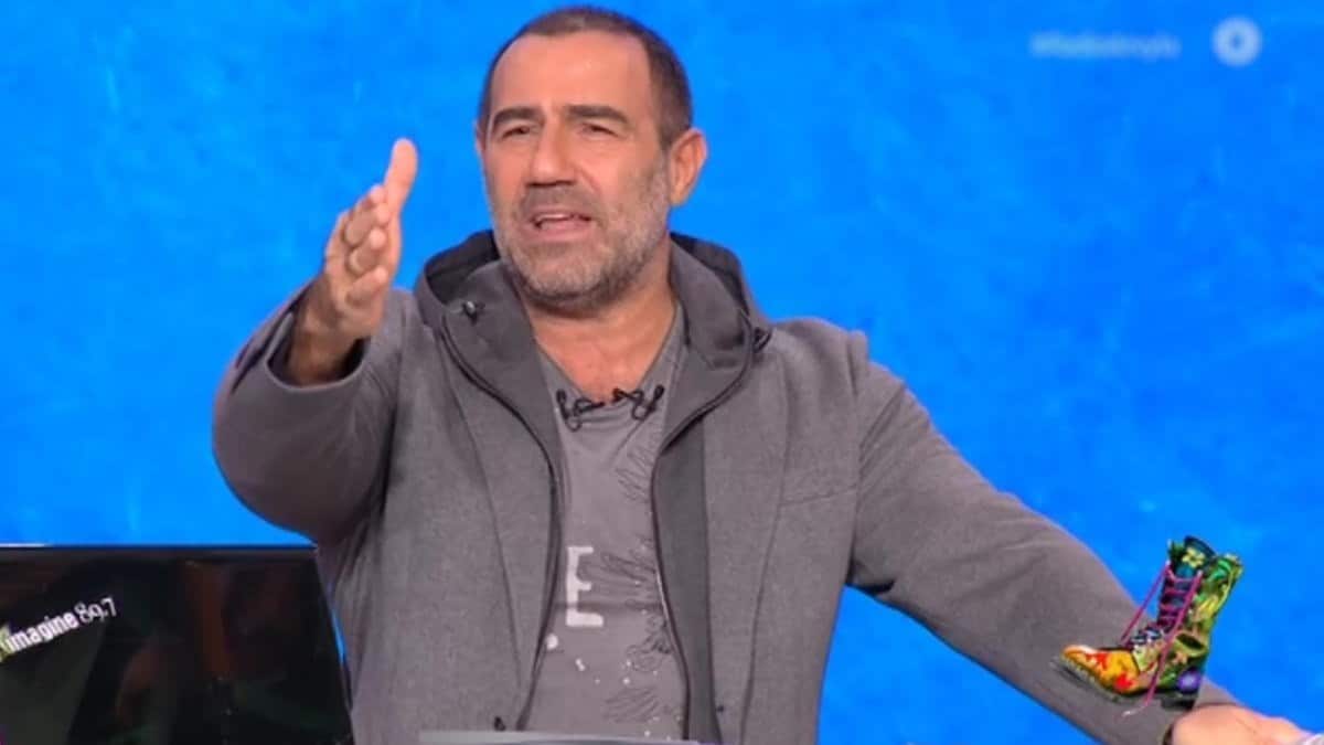 Έξαλλος ο Αντώνης Κανάκης στο Ράδιο Αρβύλα: «Δεν ντρέπεστε ρε αλήτες, ρε κωλ…δα; Πόσο βλάκες μπορεί να είστε;»
